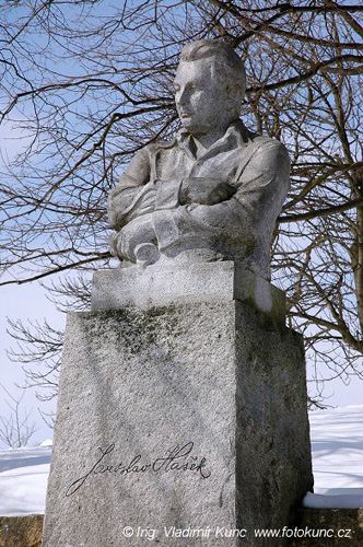 Busta Jaroslava Haška