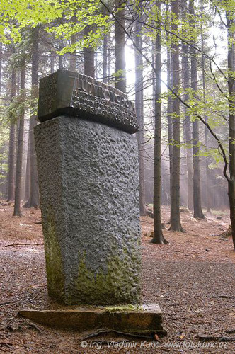 Pramen Svratky, památník ka založení CHKO Žďárské vrchy